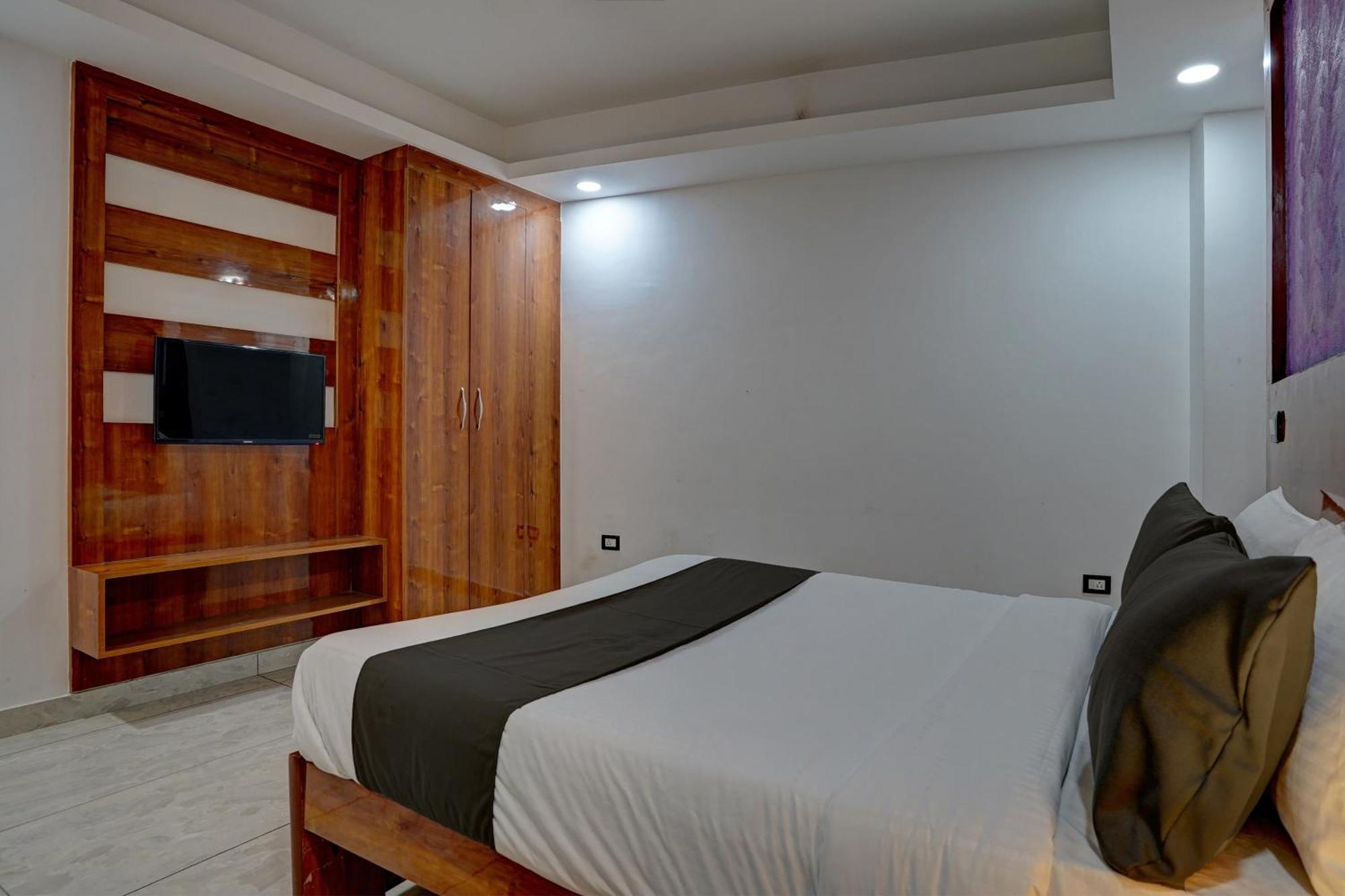 Hotel Hight Krone A Family Hotel Near Igi Airport Delhi Nueva Delhi Exterior foto