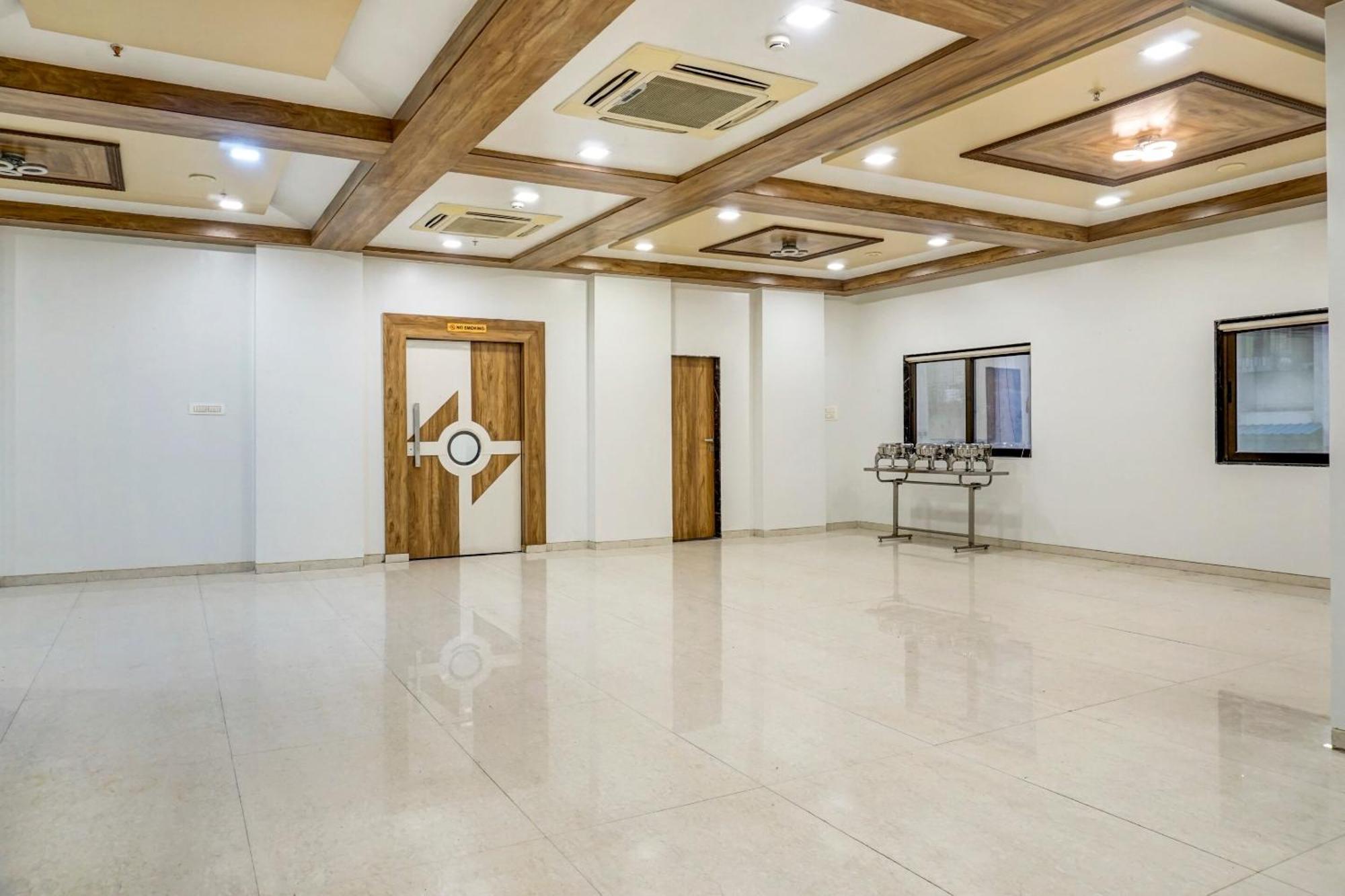 Hotel Hight Krone A Family Hotel Near Igi Airport Delhi Nueva Delhi Exterior foto